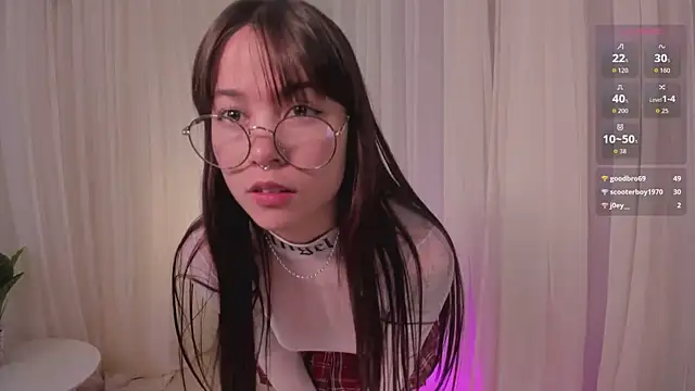 Lia Sweett  online show from January 5, 2026, 5:27 pm