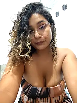 BrendaGirs online show from April 11, 2026, 7:45 am