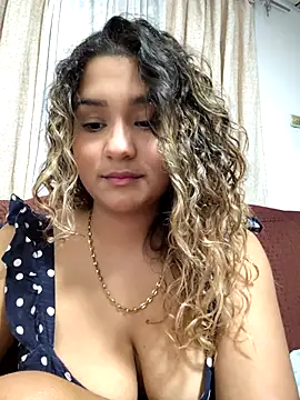 BrendaGirs online show from November 7, 2025, 2:27 am