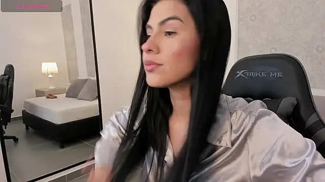 stephanya  online show from May 27, 2026, 7:43 pm
