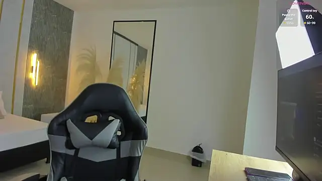 stephanya  online show from September 10, 2025, 7:24 pm