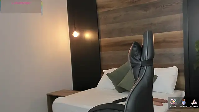 stephanya  online show from March 27, 2026, 7:37 pm