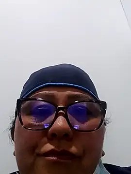 Snapshot of Darly_Gomez chatting on March 7, 2025, 6:11 pm Darly Gomez online show from March 7, 2025, 6:11 pm