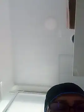 Snapshot of Darly_Gomez chatting on March 15, 2025, 6:32 pm Darly Gomez online show from March 15, 2025, 6:32 pm