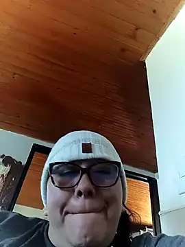 Snapshot of Darly_Gomez chatting on November 26, 2025, 1:22 pm Darly Gomez online show from November 26, 2025, 1:22 pm