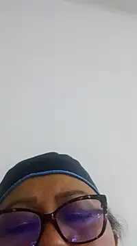 Snapshot of Darly_Gomez chatting on March 9, 2025, 12:31 am Darly Gomez online show from March 9, 2025, 12:31 am