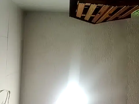 Snapshot of Darly_Gomez chatting on February 15, 2025, 12:22 pm Darly Gomez online show from February 15, 2025, 12:22 pm