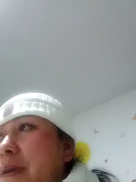 Snapshot of Darly_Gomez chatting on February 4, 2025, 10:24 pm Darly Gomez online show from February 4, 2025, 10:24 pm