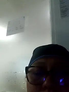 Snapshot of Darly_Gomez chatting on February 16, 2025, 5:15 am Darly Gomez online show from February 16, 2025, 5:15 am