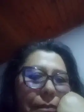 Snapshot of Darly_Gomez chatting on March 18, 2025, 10:48 pm Darly Gomez online show from March 18, 2025, 10:48 pm