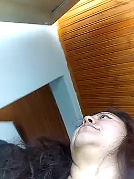 Snapshot of Darly_Gomez chatting on October 4, 2025, 2:18 pm Darly Gomez online show from October 4, 2025, 2:18 pm