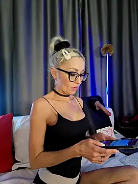 Milforja online show from February 10, 2026, 2:27 pm