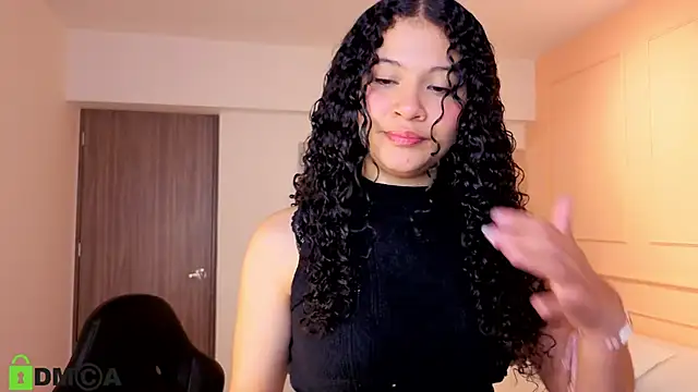 SHARONN     online show from November 8, 2025, 3:32 am