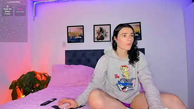 elafranco  online show from October 22, 2025, 5:34 pm