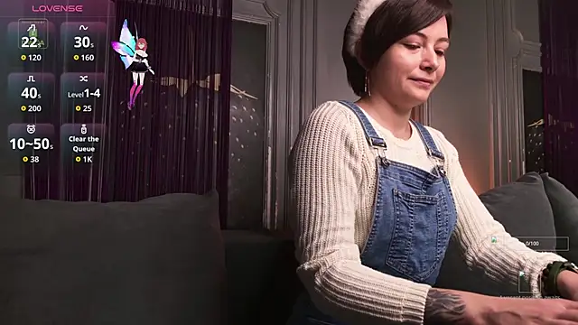 Ishtar Divine online show from December 3, 2025, 4:57 am