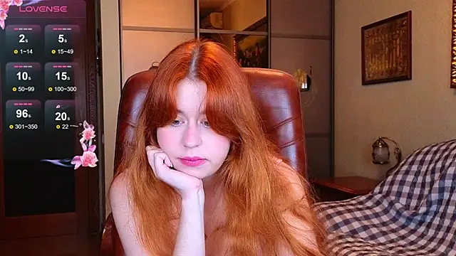 Snapshot of Penny_Staaar chatting on November 13, 2025, 5:33 am Penny Staaar online show from November 13, 2025, 5:33 am