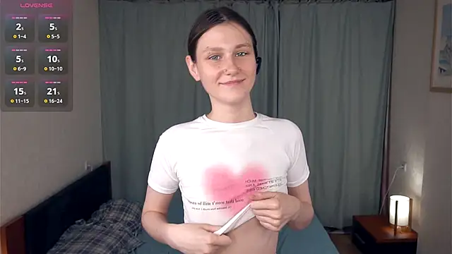 MoiraHavins online show from September 20, 2025, 5:07 pm