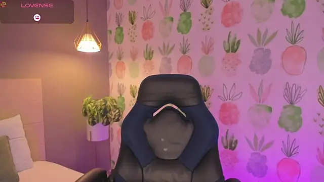 yaya23x online show from January 7, 2026, 2:11 pm