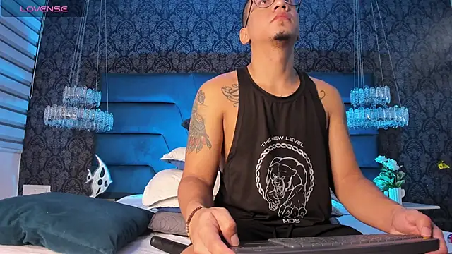 Snapshot of JoshMillerr_ chatting on October 9, 2025, 3:51 am JoshMillerr online show from October 9, 2025, 3:51 am