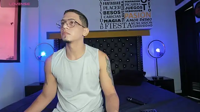 Snapshot of JoshMillerr_ chatting on March 7, 2025, 8:00 pm JoshMillerr online show from March 7, 2025, 8:00 pm