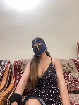 Snapshot of HoneyBearCpl chatting on February 7, 2025, 3:12 am HoneyBearCpl online show from February 7, 2025, 3:12 am