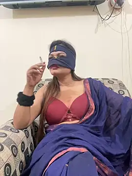 Snapshot of HoneyBearCpl chatting on March 22, 2025, 7:53 pm HoneyBearCpl online show from March 22, 2025, 7:53 pm