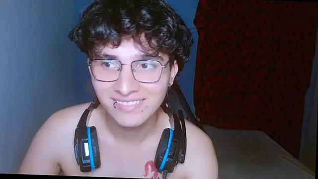 Charley quin online show from May 4, 2026, 11:18 pm