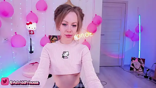 AstridHotty online show from April 15, 2026, 7:36 am