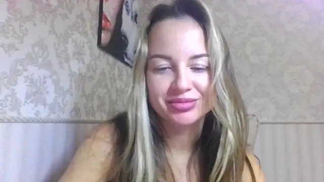 jennifer838 online show from November 17, 2025, 3:05 pm