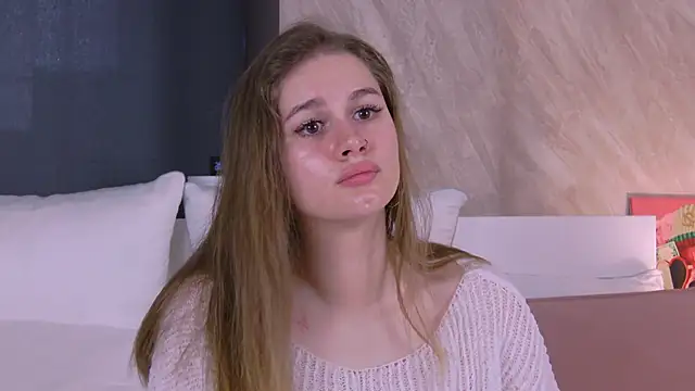 EllieHayes online show from September 8, 2025, 2:16 pm