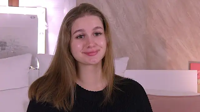 EllieHayes online show from November 17, 2025, 6:23 pm