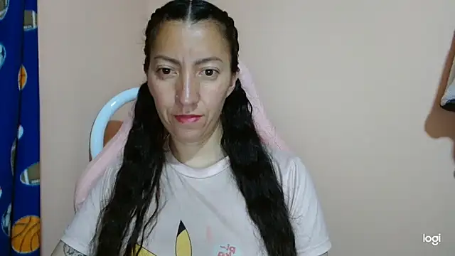 kaybabyhot online show from April 19, 2026, 1:23 pm