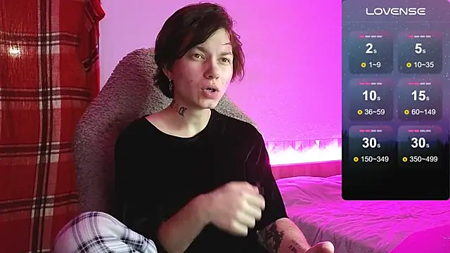 esajukyy online show from November 7, 2025, 3:05 pm