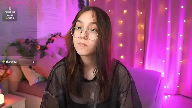 Snapshot of AmeliaMead chatting on March 7, 2025, 8:45 am AmeliaMead online show from March 7, 2025, 8:45 am