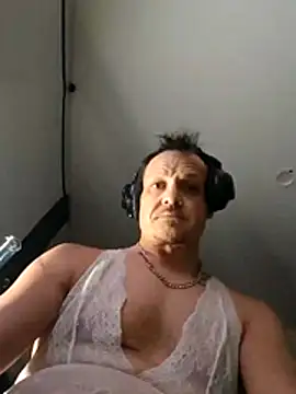 Snapshot of neopolitanSHAFT chatting on February 21, 2026, 11:45 am neopolitanSHAFT online show from February 21, 2026, 11:45 am