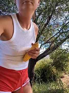 Snapshot of Samira-Summer chatting on October 23, 2025, 8:46 am Samira-Summer online show from October 23, 2025, 8:46 am