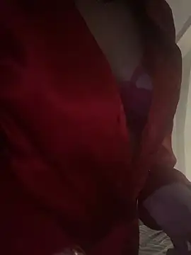 Snapshot of flirtyfraya chatting on December 10, 2024, 11:30 pm flirtyfraya online show from December 10, 2024, 11:30 pm