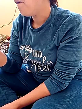 ShadiaStar online show from November 25, 2025, 10:04 am