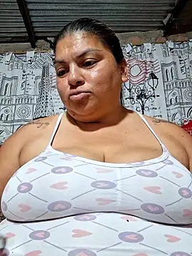 Snapshot of chubby_sexy_big_tits chatting on October 17, 2025, 12:14 am chubby sexy big tits online show from October 17, 2025, 12:14 am