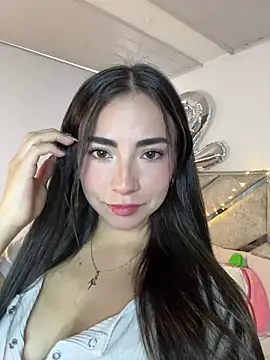 Melody 04 online show from April 12, 2026, 8:23 pm