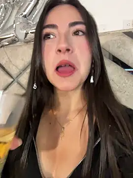 Melody 04 online show from April 5, 2026, 3:57 am