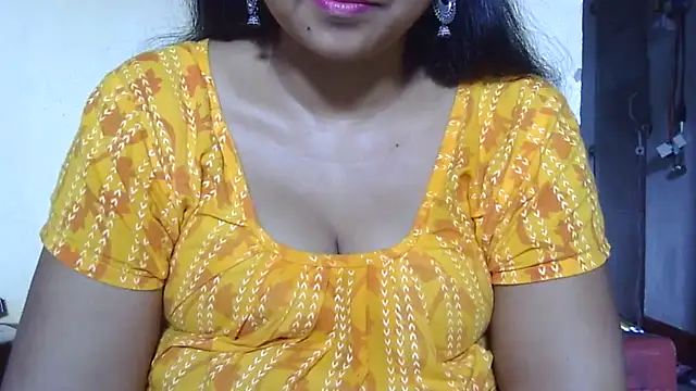 Snapshot of Suhana-sapna chatting on September 12, 2025, 4:23 am Suhana-sapna online show from September 12, 2025, 4:23 am