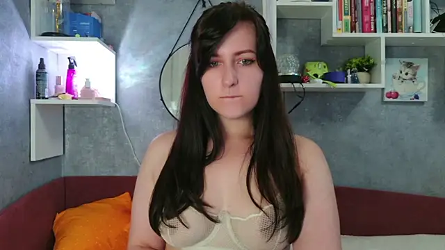 liya gorgeous online show from May 26, 2026, 4:05 pm