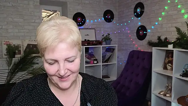 Sandra Snow online show from January 22, 2025, 8:49 pm