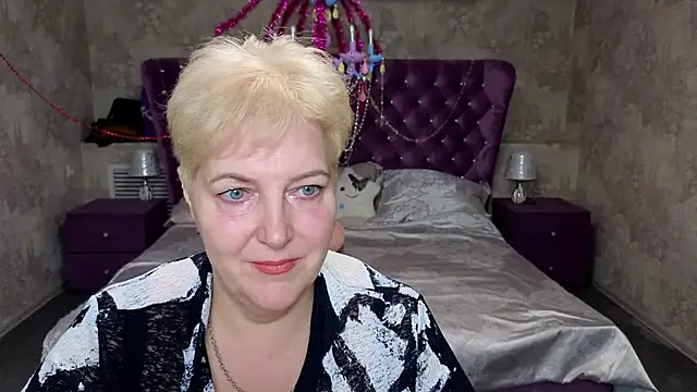 Sandra Snow online show from February 15, 2025, 2:22 pm