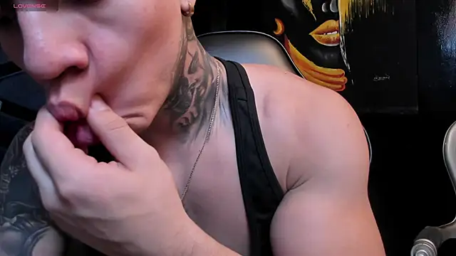 Flynn Riider online show from December 19, 2025, 6:21 pm