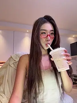 pinnnnnnk online show from December 14, 2025, 11:49 am