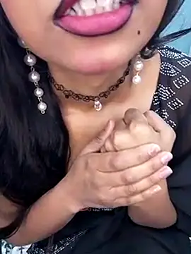 Snapshot of hinaa_khan chatting on March 10, 2025, 7:18 pm hinaa khan online show from March 10, 2025, 7:18 pm