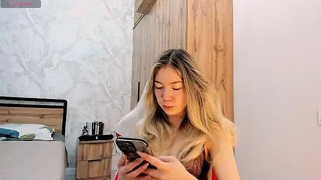 Babby Rabbit online show from March 4, 2026, 12:02 pm