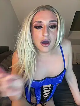 littlebambi26 online show from August 1, 2026, 11:14 pm
